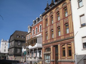 haus_ansicht_mit_turm